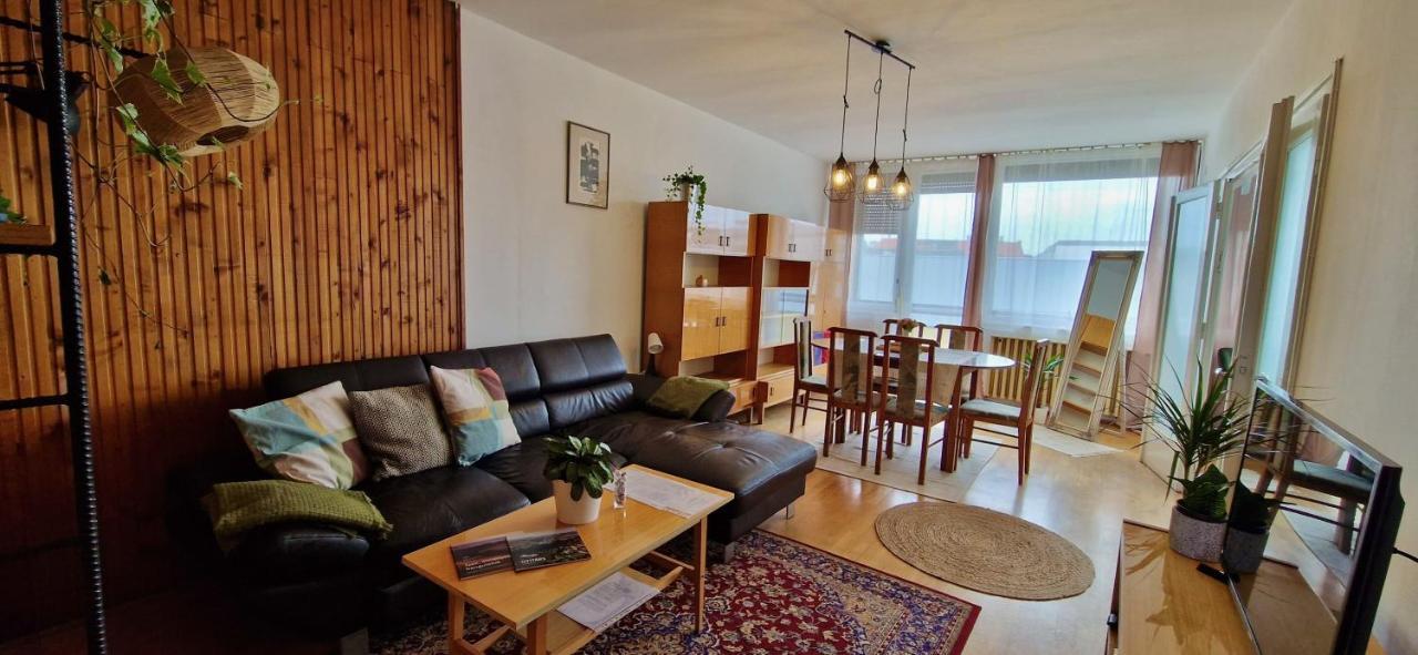 Ferienwohnung Nosztalgia Apartman Veszprém Exterior foto